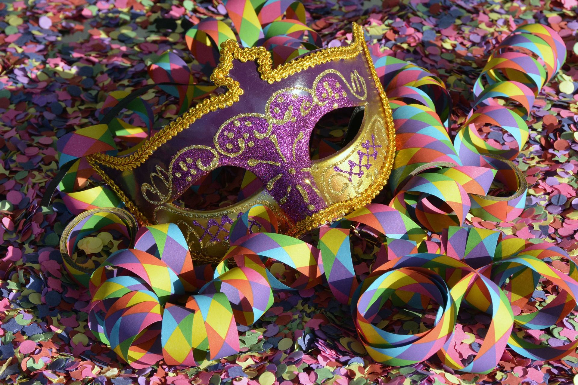 mask-1155808_1920